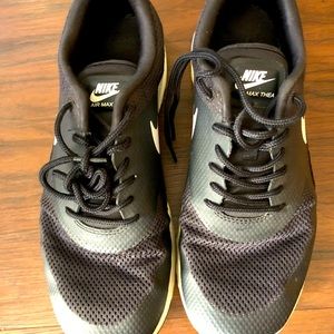 Nike Air Max Thea black sneakers